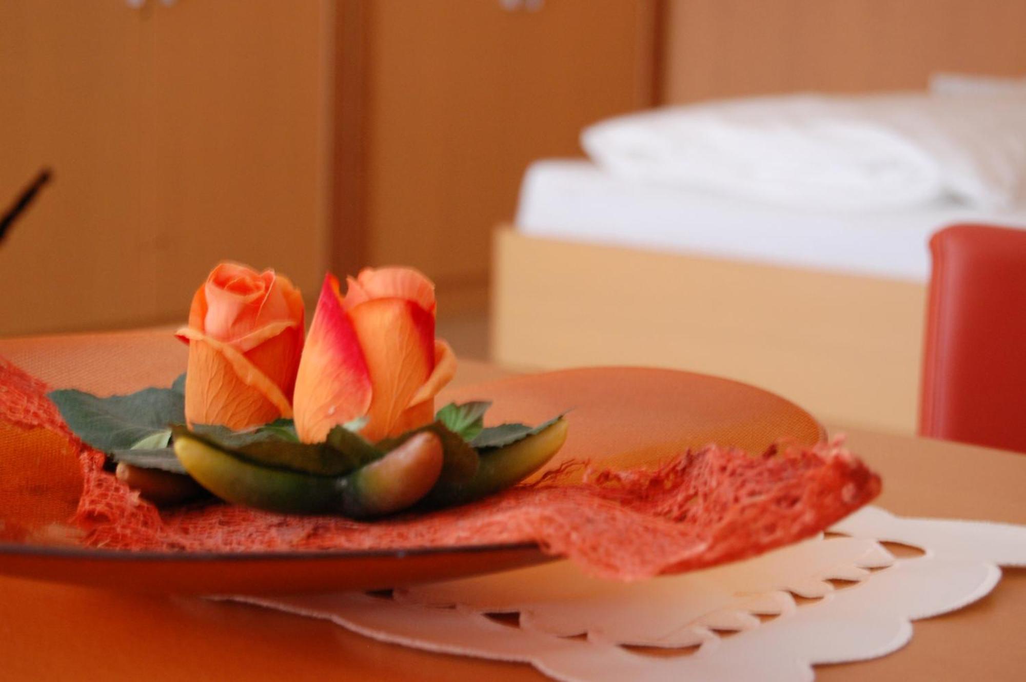 Hotel Cafe Lorenz Hohenems Ngoại thất bức ảnh