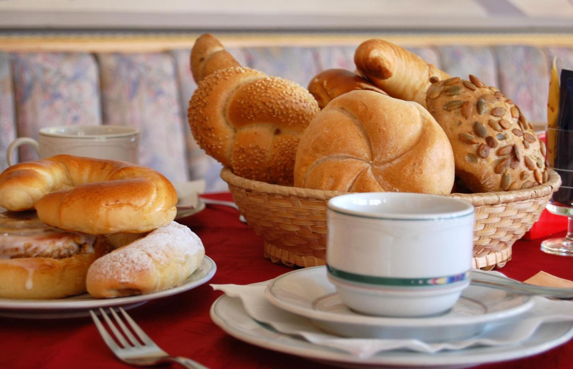 Hotel Cafe Lorenz Hohenems Ngoại thất bức ảnh
