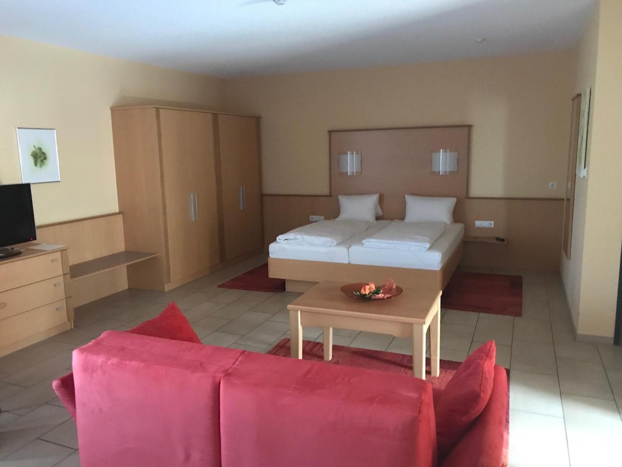 Hotel Cafe Lorenz Hohenems Ngoại thất bức ảnh