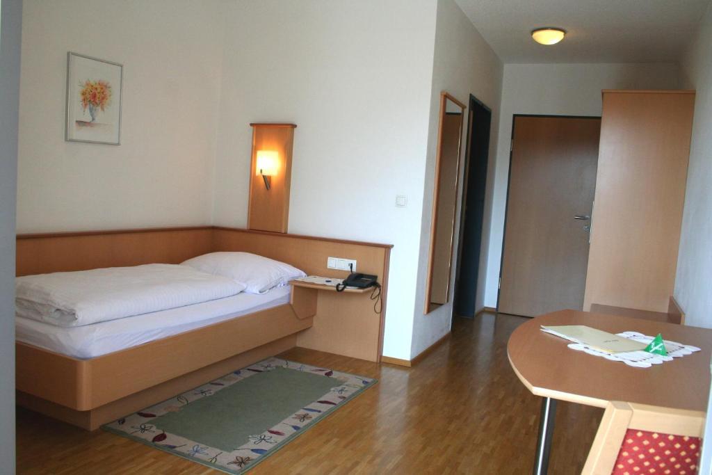 Hotel Cafe Lorenz Hohenems Phòng bức ảnh