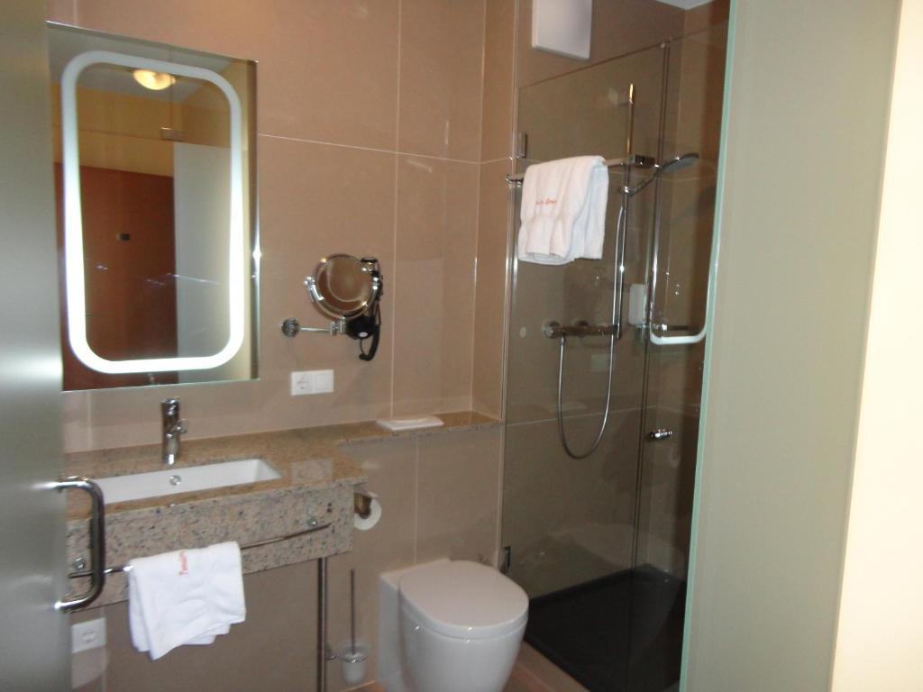 Hotel Cafe Lorenz Hohenems Phòng bức ảnh