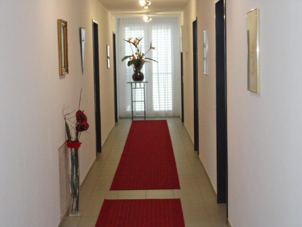 Hotel Cafe Lorenz Hohenems Ngoại thất bức ảnh